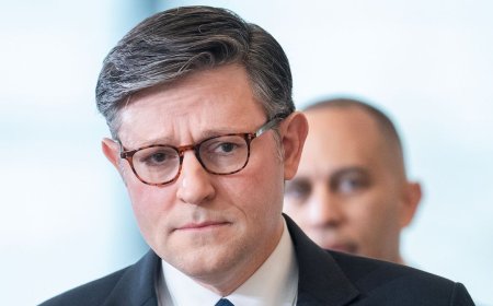 Republican Mutiny Sinks Trump's Push to Extend Warrantless Surveillance