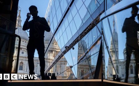 UK long-term borrowing costs reach 28-year high
