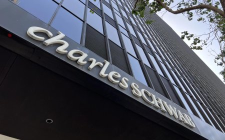 Charles Schwab begins U.S. rollout of spot crypto trading for retail customers