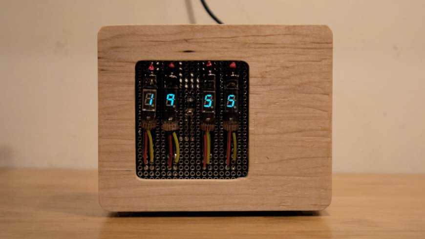 Salvaged VFDs in Nixie-Like Clock